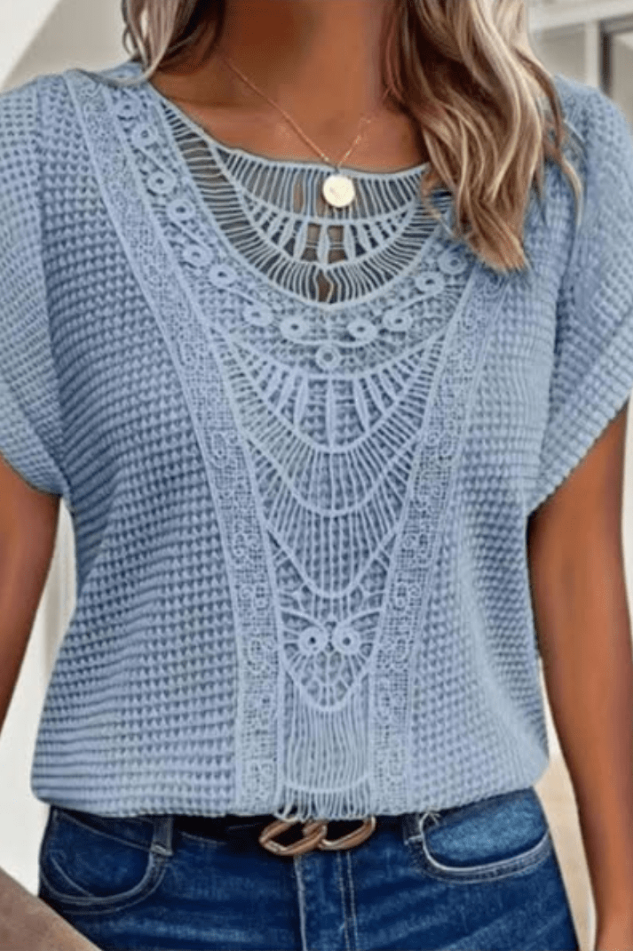 Nadine | Top z koronkowymi detalami w stylu vintage