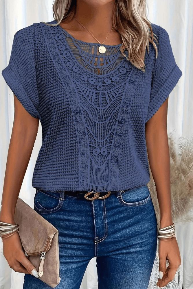 Nadine | Top z koronkowymi detalami w stylu vintage