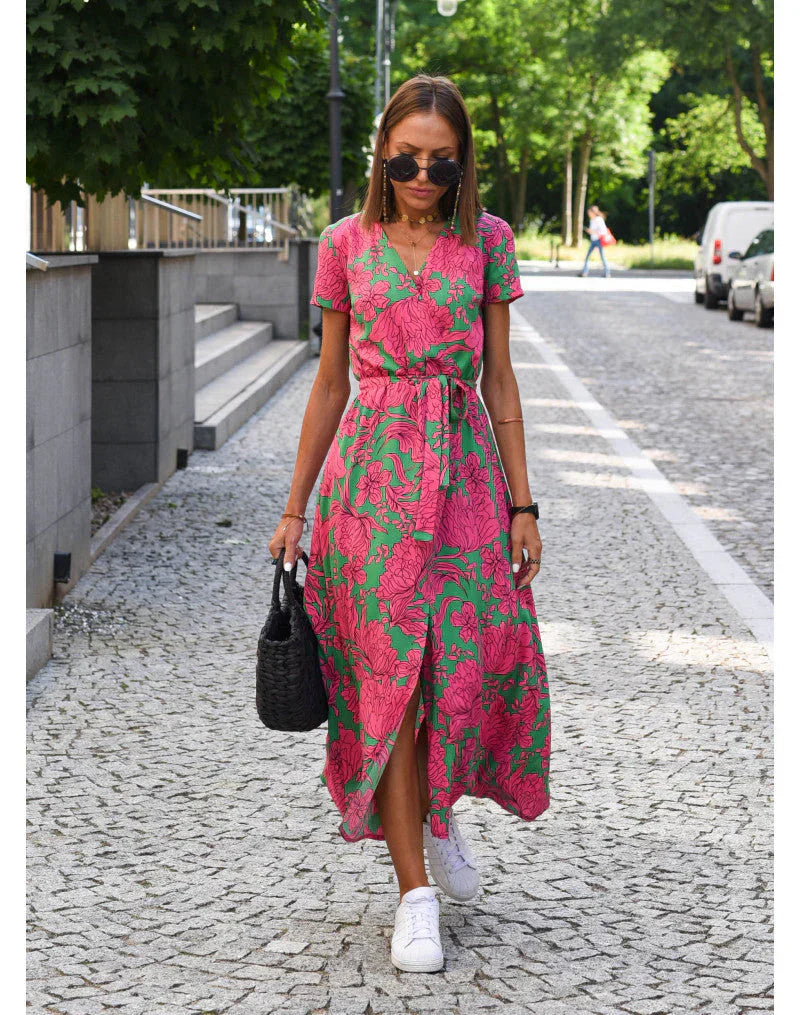 Ameline | Elegant V-neck dress with a shaping cut