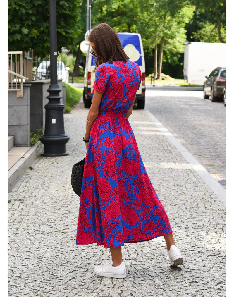 Ameline | Elegant V-neck dress with a shaping cut