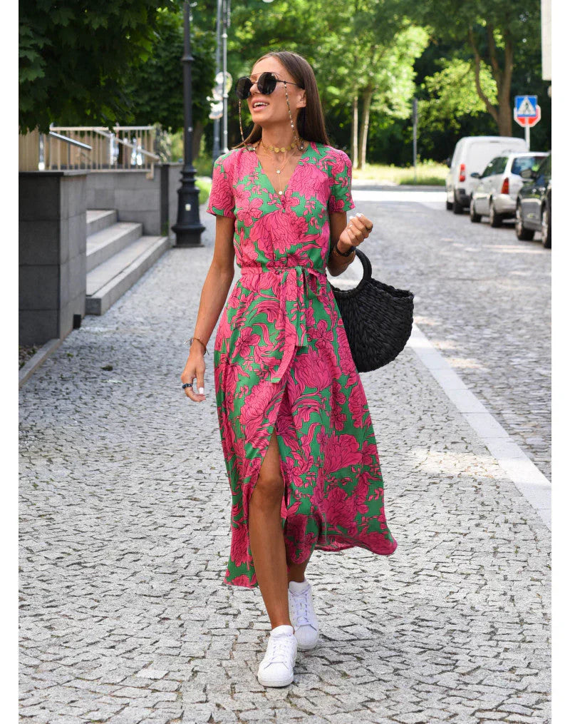 Ameline | Elegant V-neck dress with a shaping cut